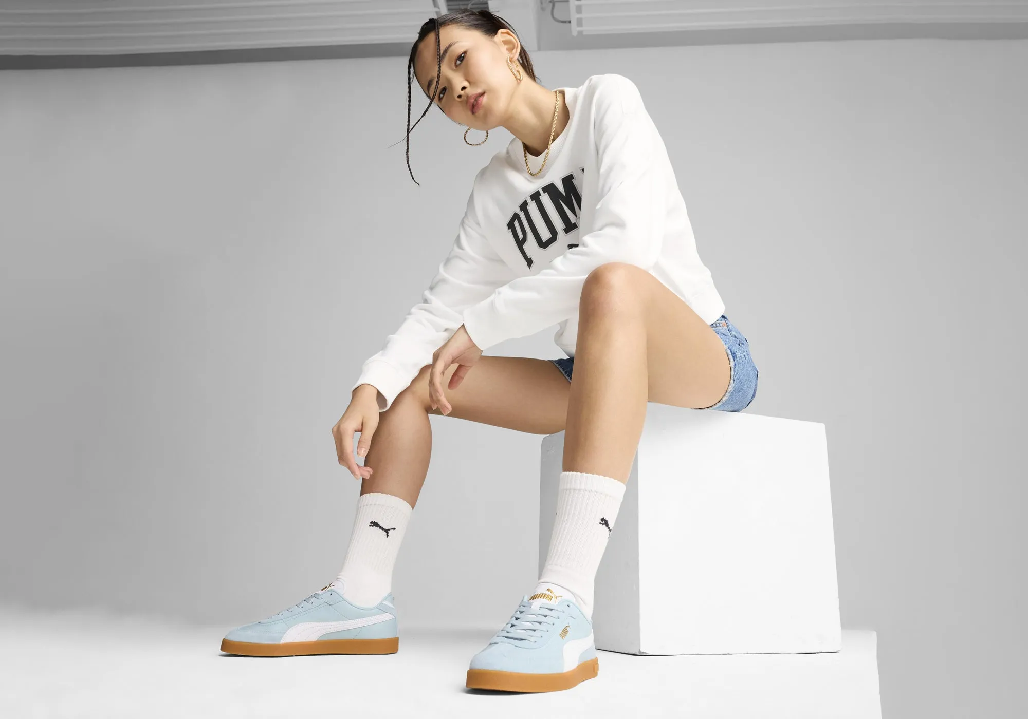 Puma Womens Club II Era Comfortable Lace Up Sneakers